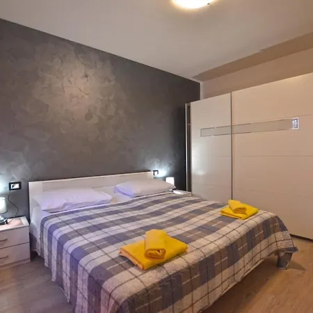 Emilio Apartment