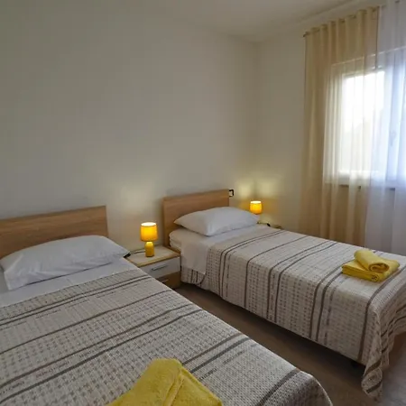 Emilio Apartment *